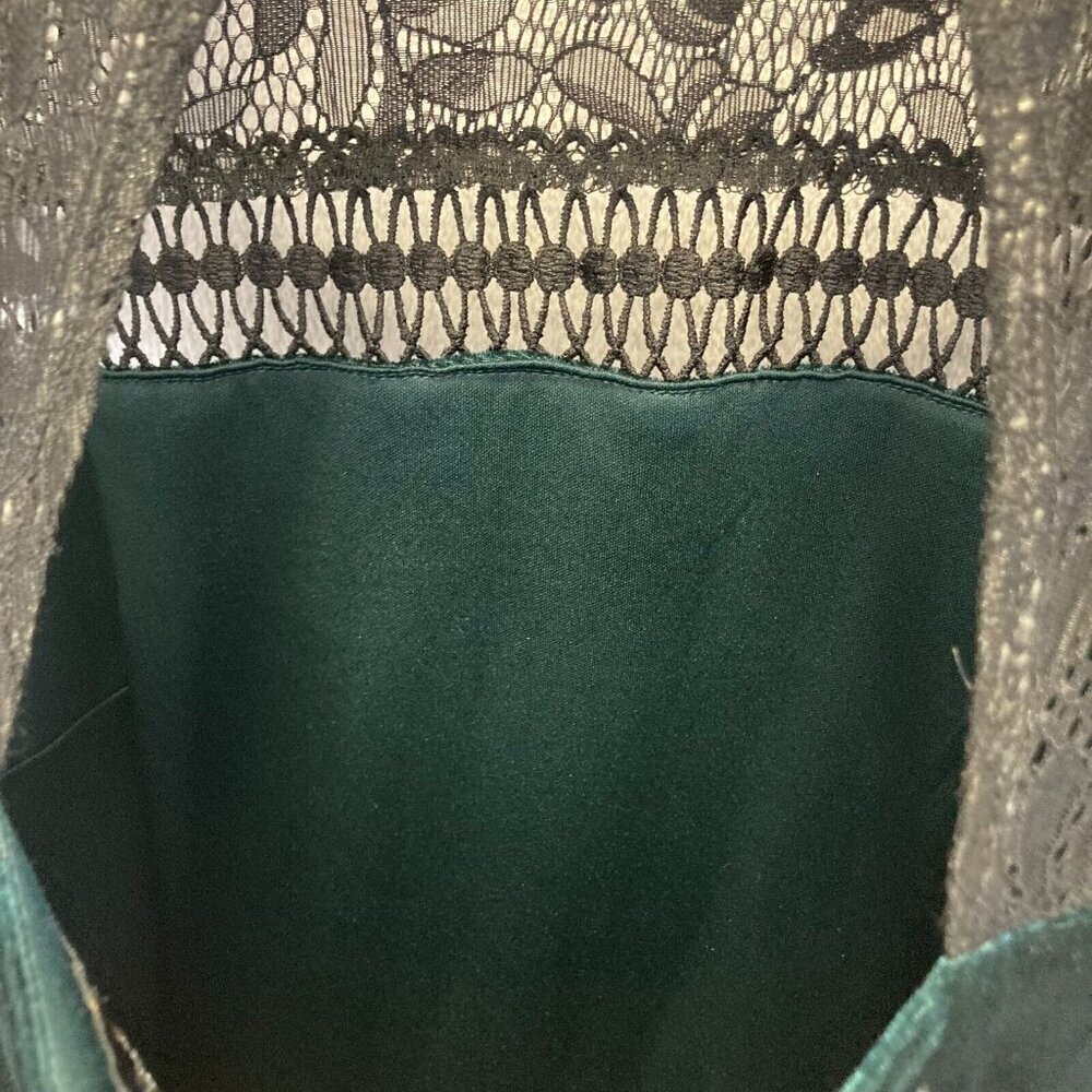 SANGRIA Green Velvet Mini Dress Women's Size 6 Lace Illusion Yoke Witchy - Picture 16 of 16